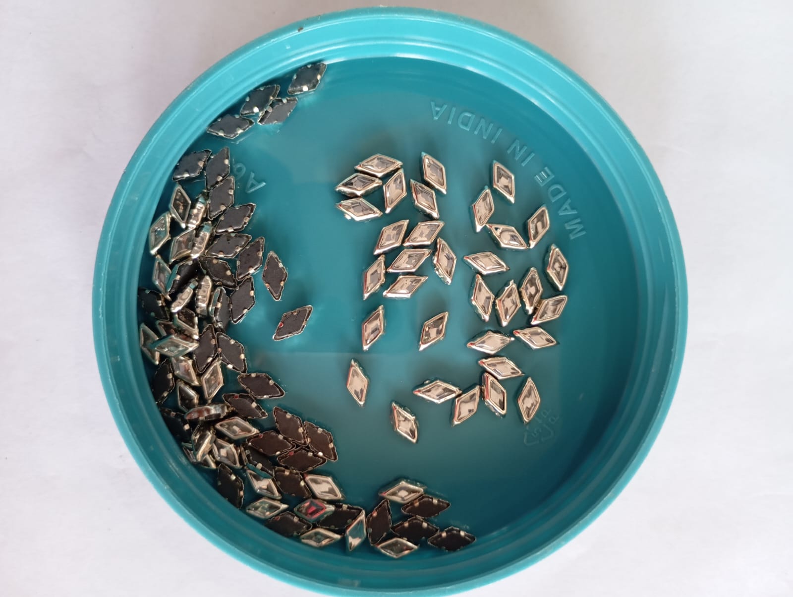JustLatest Kundans Stones Jewellery Making, Bangles, Embroidery, Craft, Stones for Embroidery Work and Cloth Works (Rambos Shape Silver)